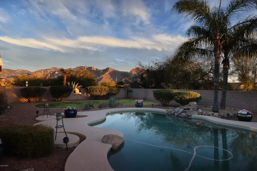 1575 W Periwinkle, Oro Valley, AZ 85737