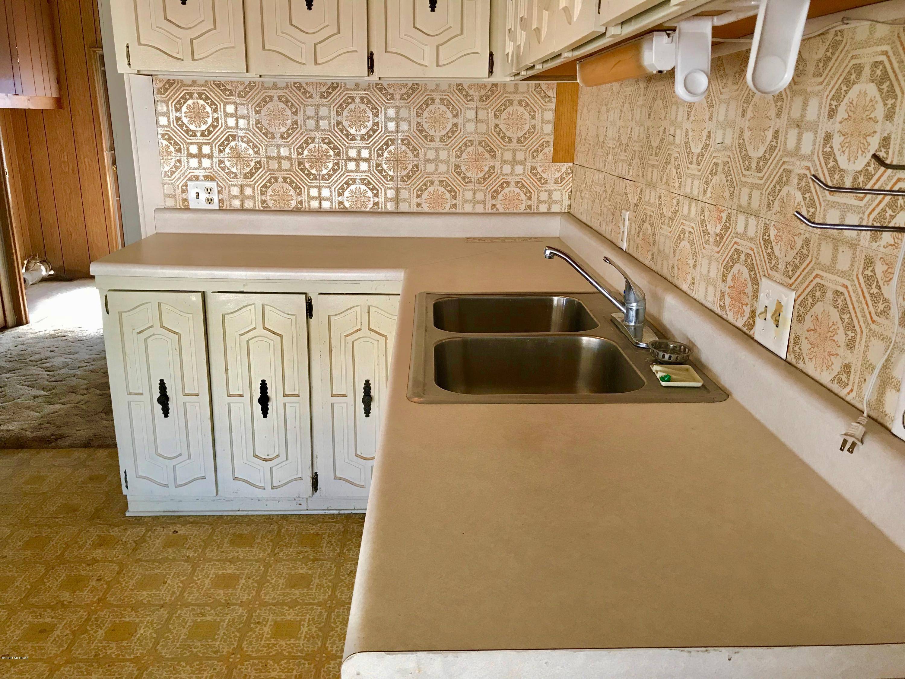 Tucson, AZ 85705,775 W Roger Road #177