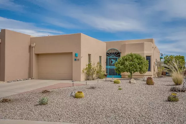 268 N Running Spring Drive, Green Valley, AZ 85614