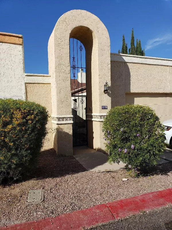 3370 W Camino De Amigos, Tucson, AZ 85746