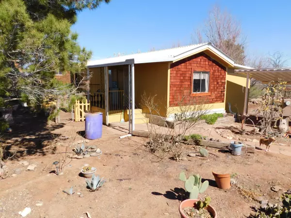 5611 N Kings Highway, Douglas, AZ 85607