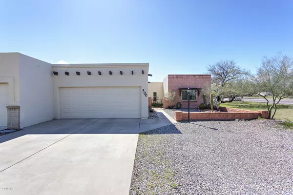 300 E Paseo Azul, Green Valley, AZ 85614