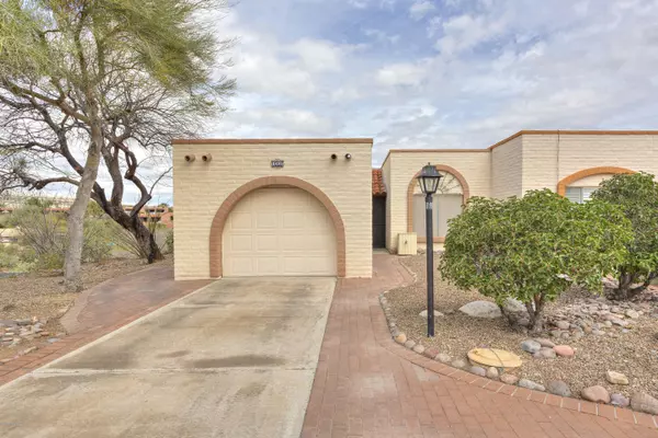 1408 W Calle Mendoza, Green Valley, AZ 85622