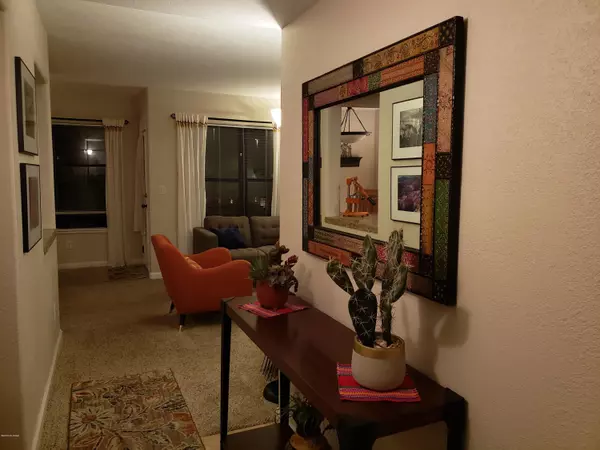 Tucson, AZ 85718,6651 N Campbell Avenue #147