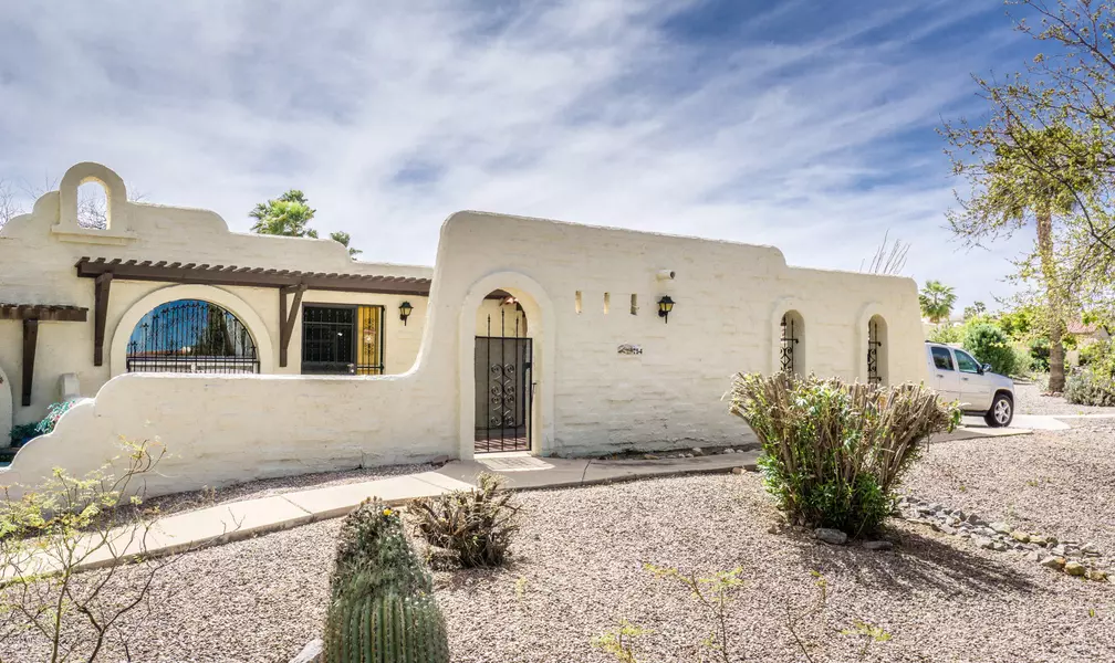 754 W Calle Del Ensalmo, Green Valley, AZ 85614