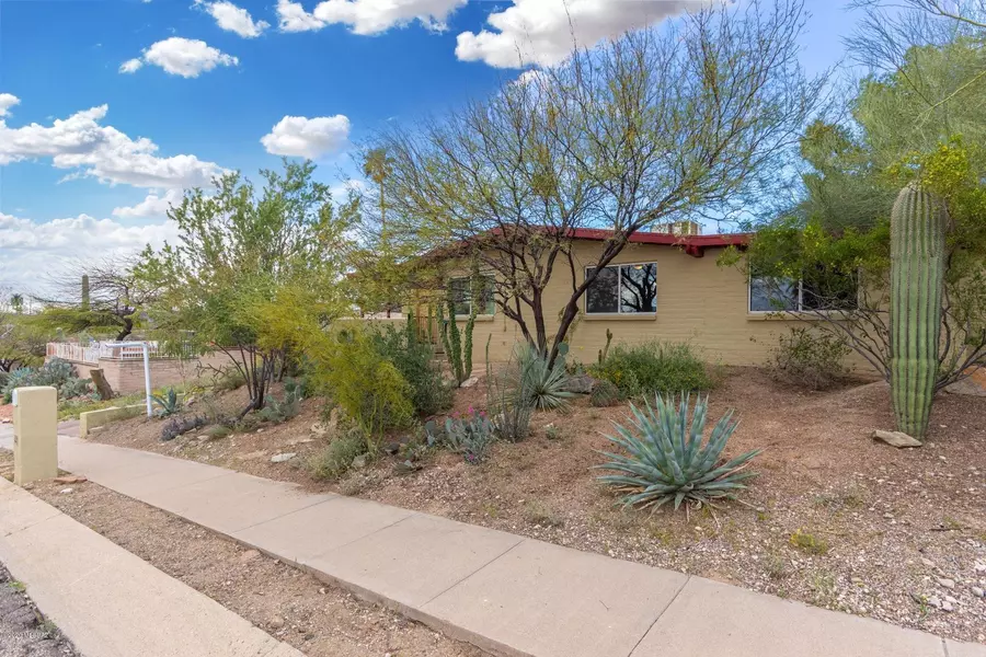 441 N Avenida Carina, Tucson, AZ 85745