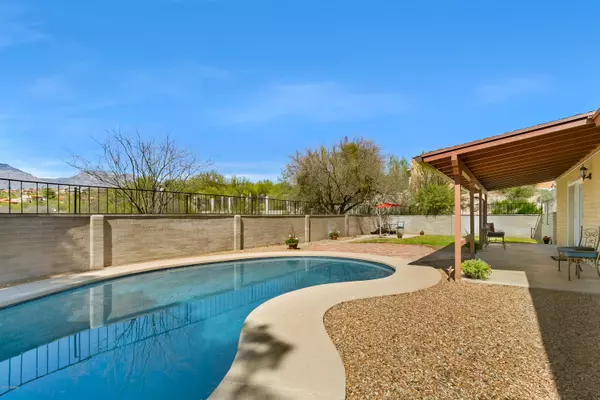 6525 E Cll De Amigos, Tucson, AZ 85750