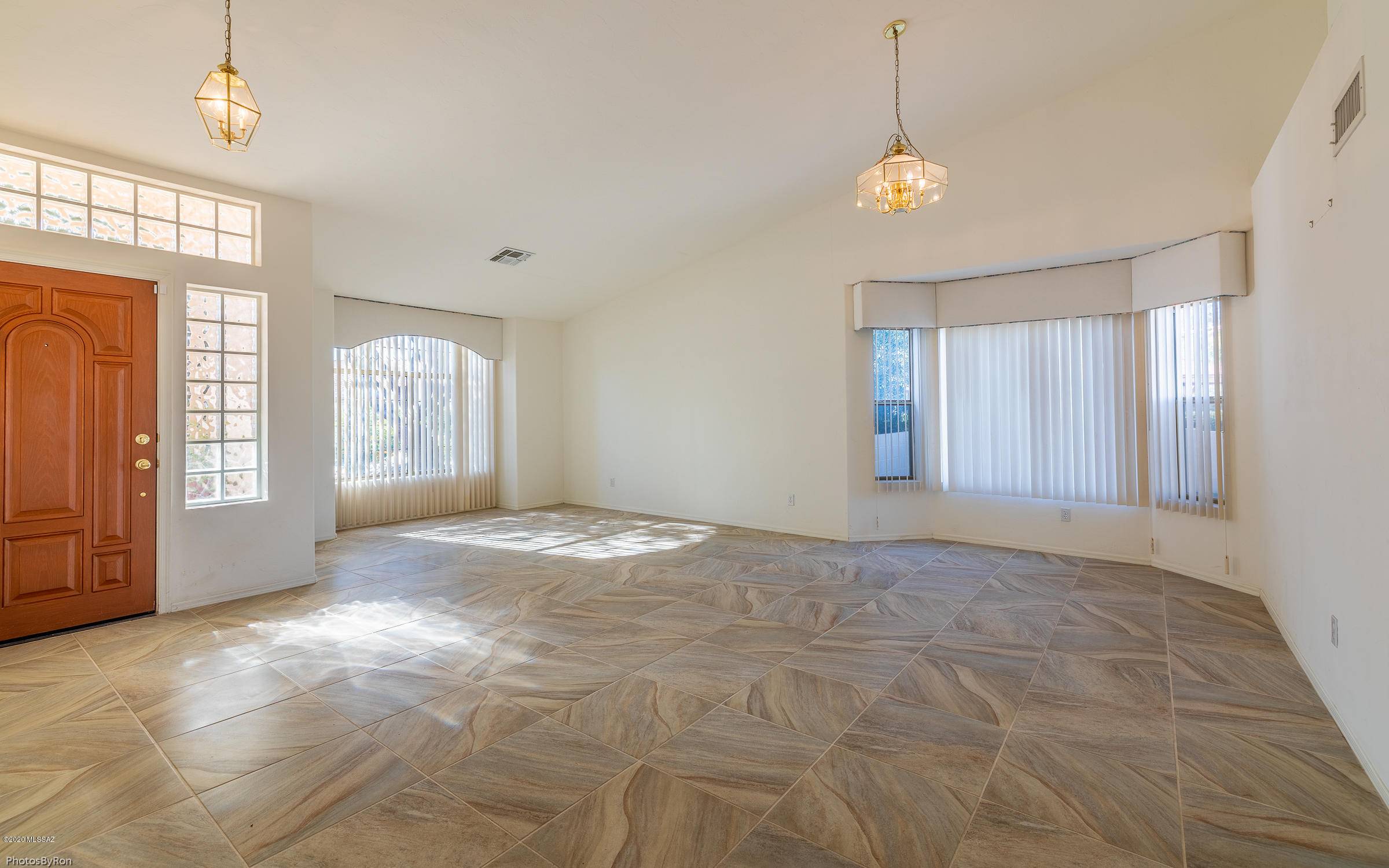 Tucson, AZ 85748,211 S Daybright Place