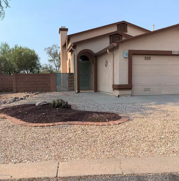 132 E Camino De Diana, Green Valley, AZ 85614