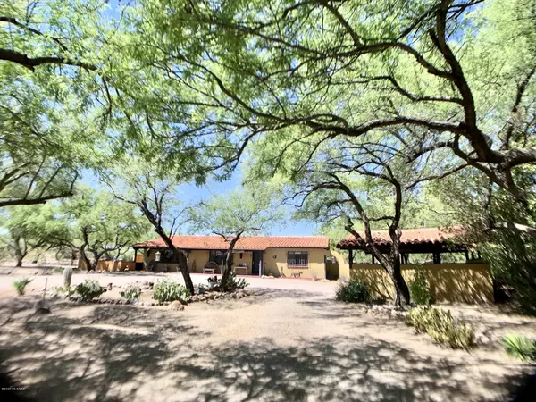 9 Circulo Nomada, Tubac, AZ 85646