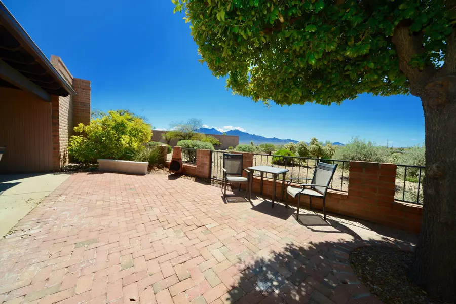 1437 W Camino Del Pato, Green Valley, AZ 85622