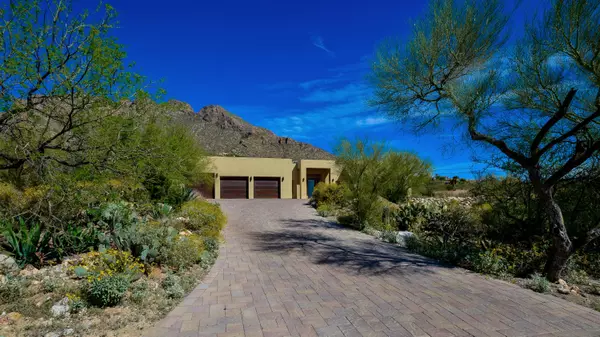 Oro Valley, AZ 85704,8802 N Riviera Drive