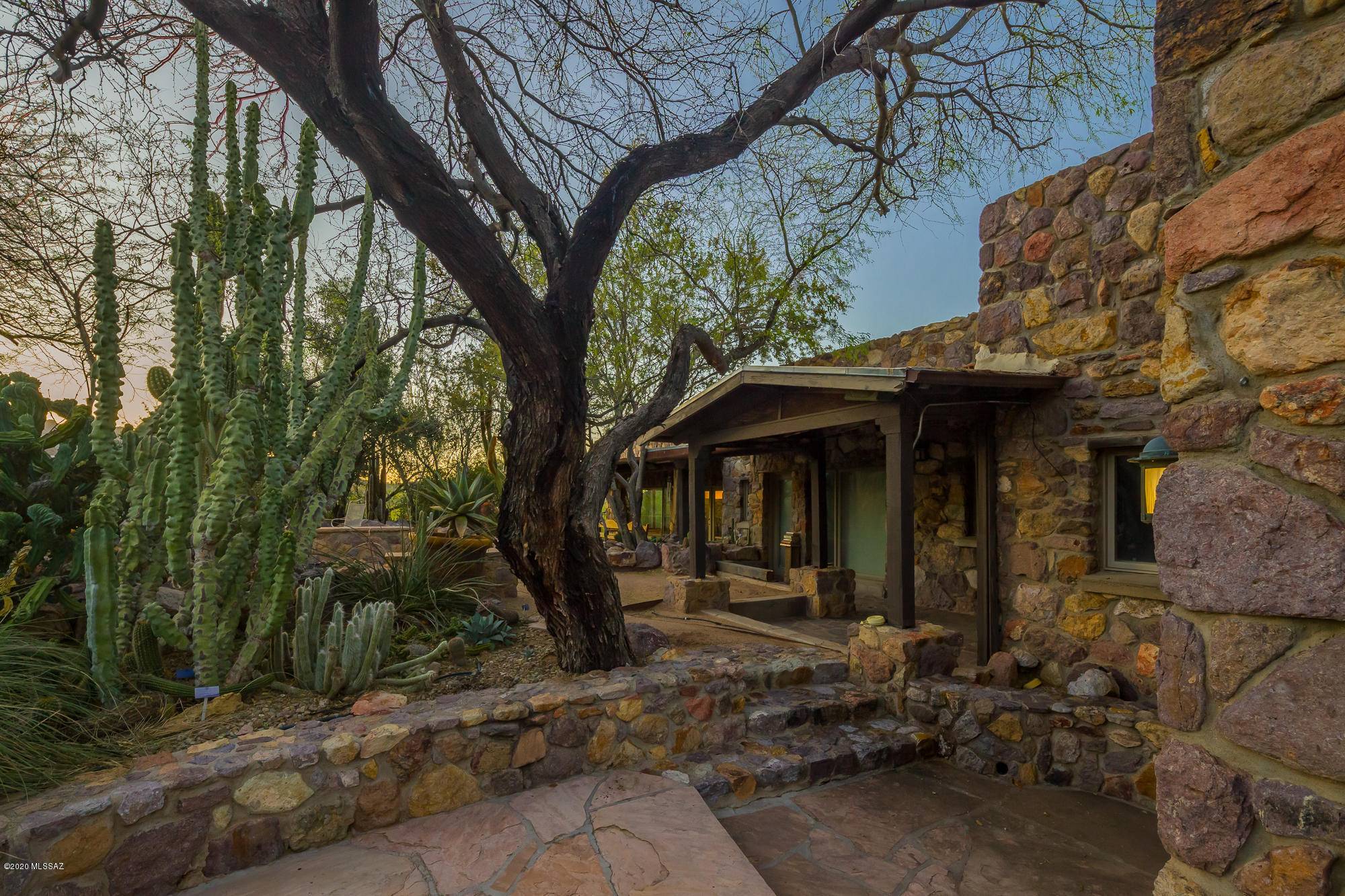 777 N Camino De Oeste, Tucson, AZ 85745