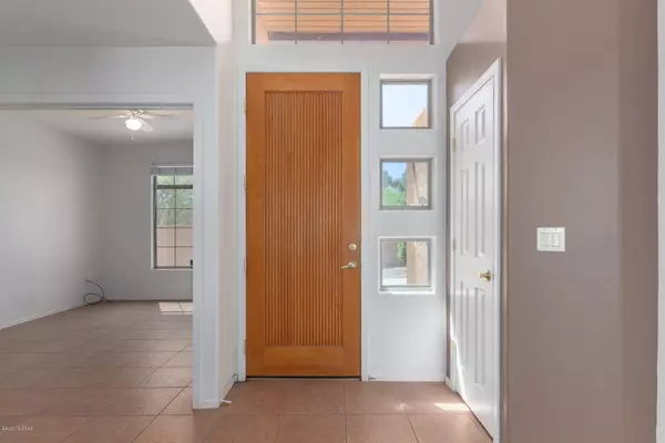 Tucson, AZ 85715,1339 N Golden Palomino Place