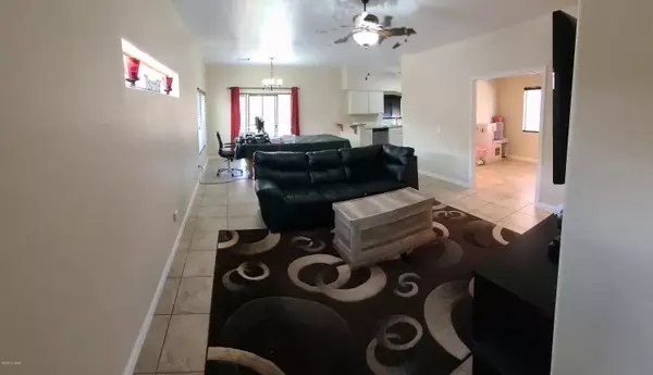 Sahuarita, AZ 85629,392 E Placita Nodo