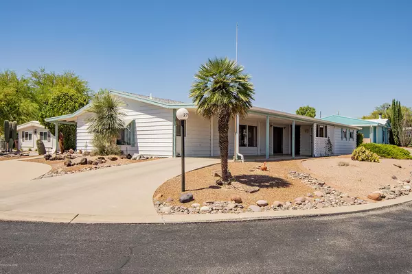 275 W Olive Drive, Green Valley, AZ 85614