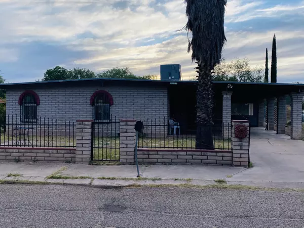 2229 N Challenger Road, Nogales, AZ 85621