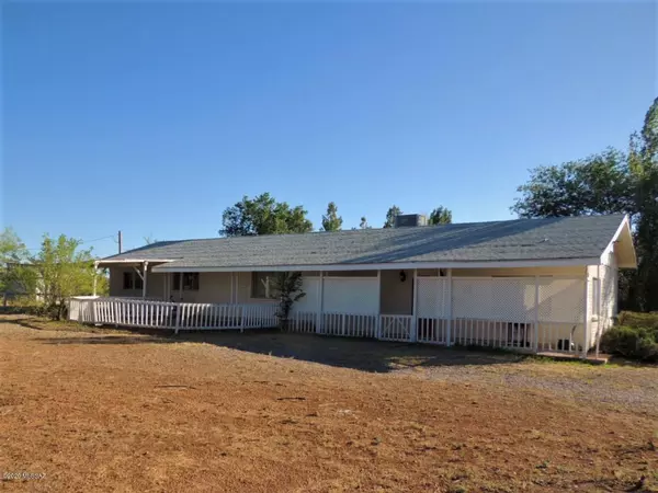 6237 E Apache Drive, Pearce, AZ 85625