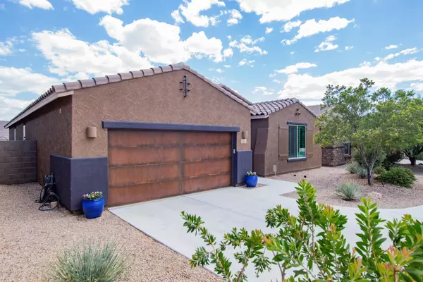 11012 N Delphinus Street, Oro Valley, AZ 85742