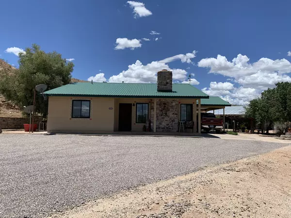 1070 W Getzwiller Lane, Benson, AZ 85602