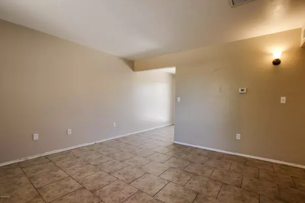 Tucson, AZ 85745,350 N Silverbell Road #24