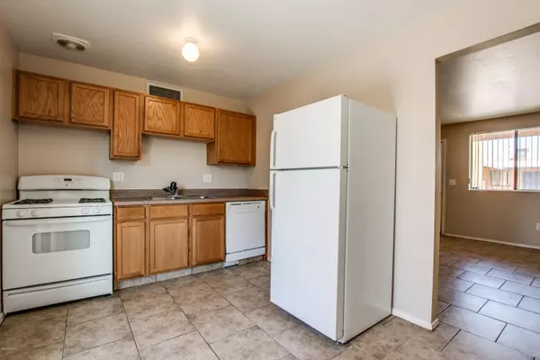 Tucson, AZ 85745,350 N Silverbell Road #24