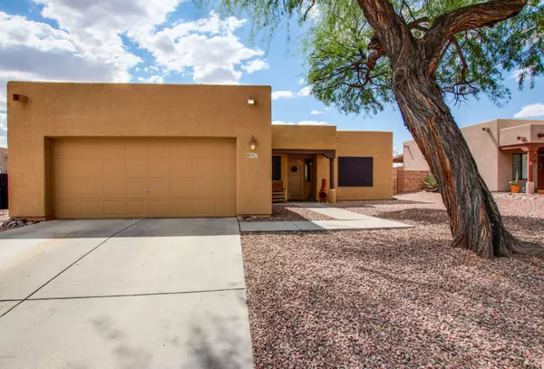 9351 N Moon View Place, Tucson, AZ 85742