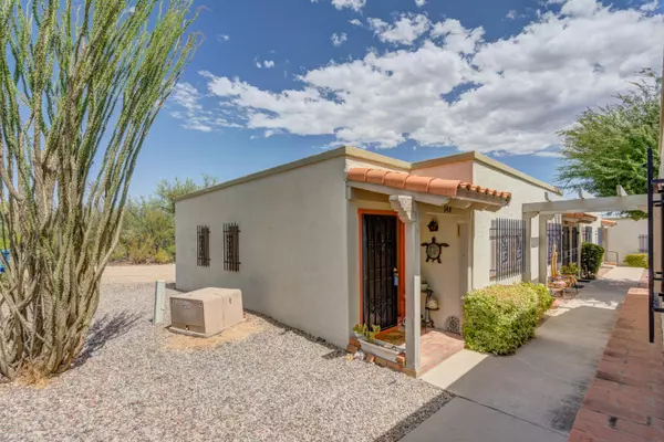 148 W Calle Del Ano, Green Valley, AZ 85614