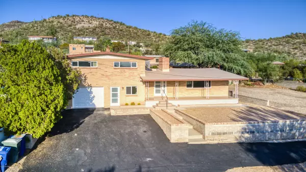 220 S Clausen Circle, Tucson, AZ 85745