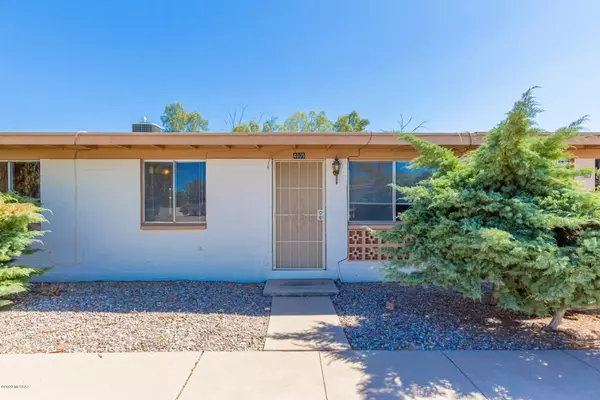 4005 S Queen Palm Drive, Tucson, AZ 85730