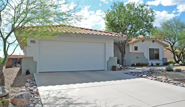 958 E Coachwood Drive, Oro Valley, AZ 85755