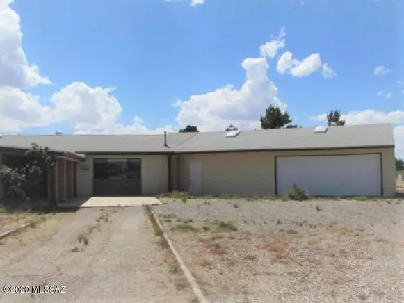 901 Clouse Street, Pearce, AZ 85625