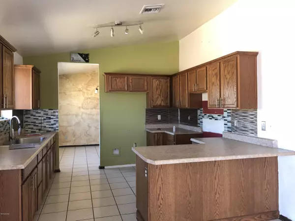 Rio Rico, AZ 85648,876 Batuc Ct Court