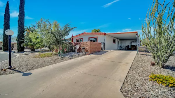 251 W Olive Drive, Green Valley, AZ 85614