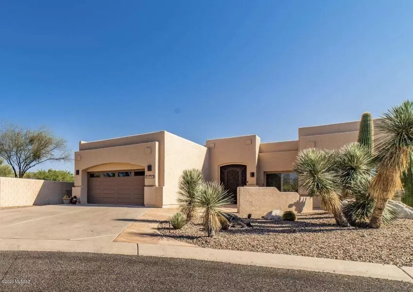 907 N Night Heron Drive, Green Valley, AZ 85614