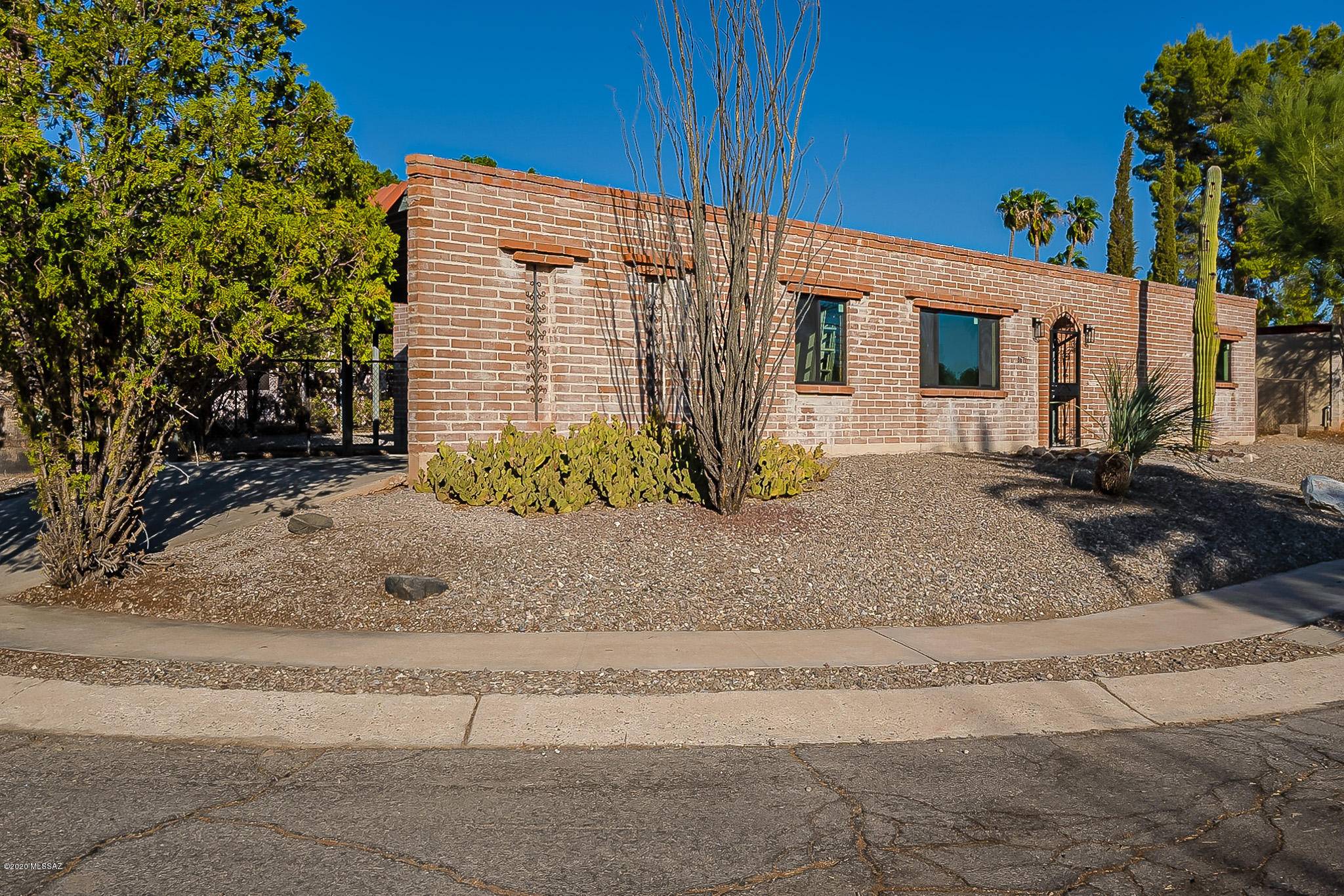 8671 E 24Th Street, Tucson, AZ 85710
