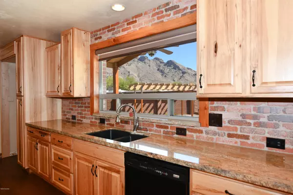 Oro Valley, AZ 85704,531 W Meadowbrook Place