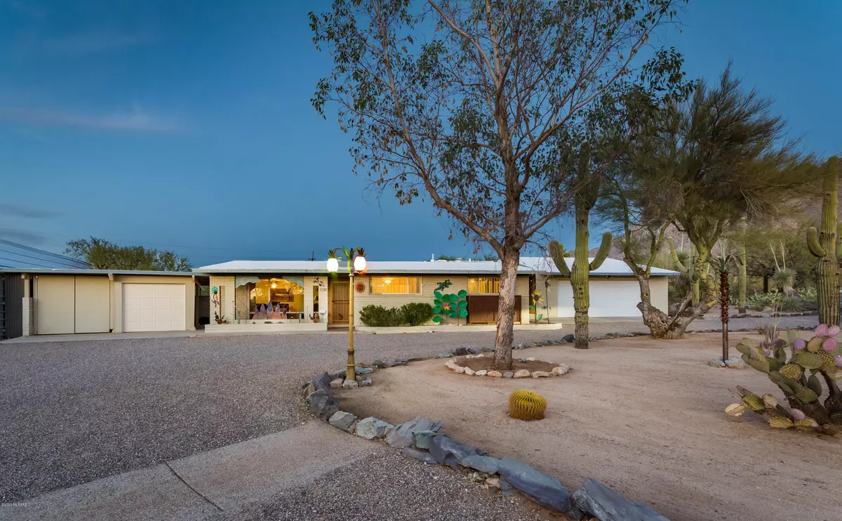 Oro Valley, AZ 85704,320 W Meadowbrook Drive