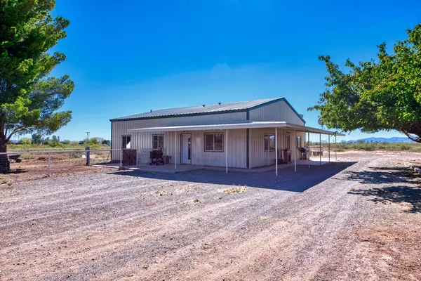 5114 N Kings Highway, Douglas, AZ 85607