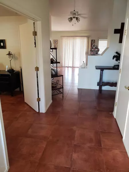 8576 N Winchester Creek Drive, Tucson, AZ 85742