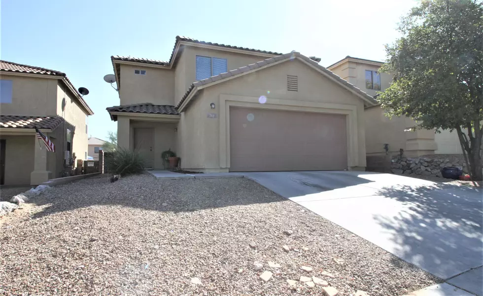 701 W Amber Sun Drive, Green Valley, AZ 85614