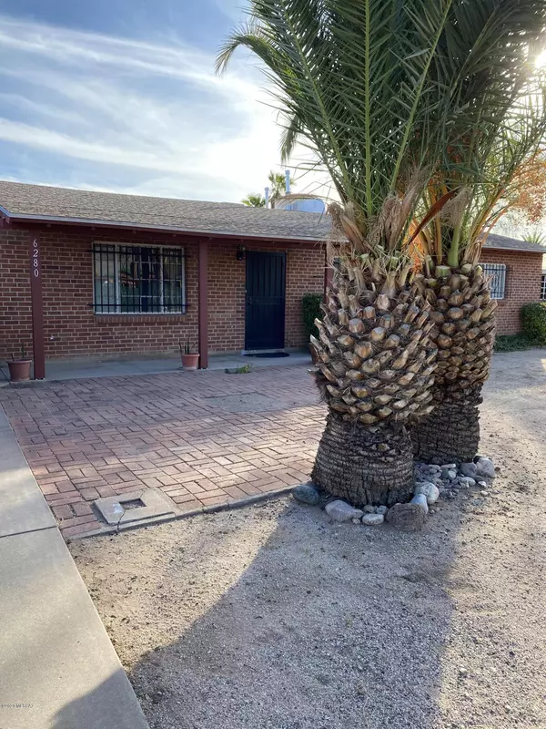 6280 E 2Nd Street, Tucson, AZ 85711