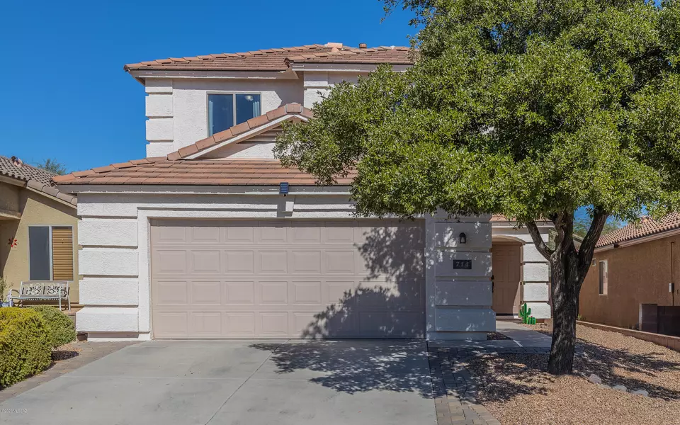 714 W Cholla Crest Drive, Green Valley, AZ 85614