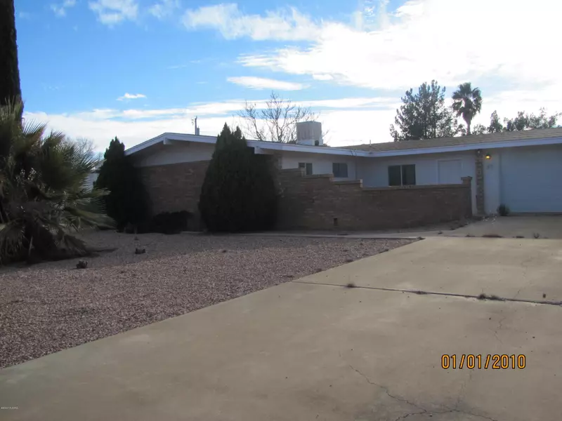 311 N Flynn Jans Court, Pearce, AZ 85625