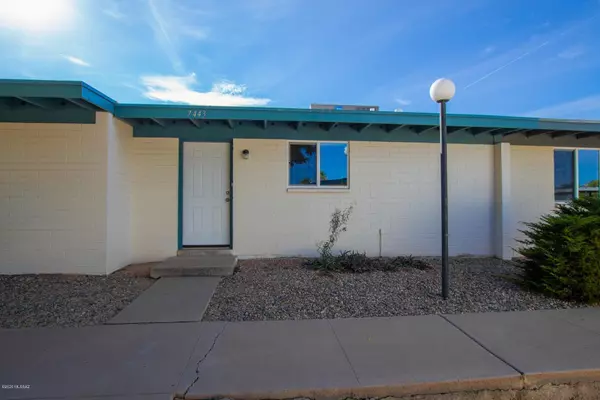 7443 E Desert Spring Drive, Tucson, AZ 85730