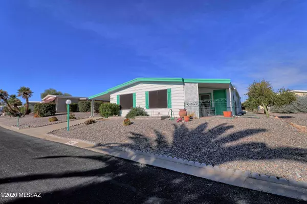 240 W Cumaro Drive, Green Valley, AZ 85614