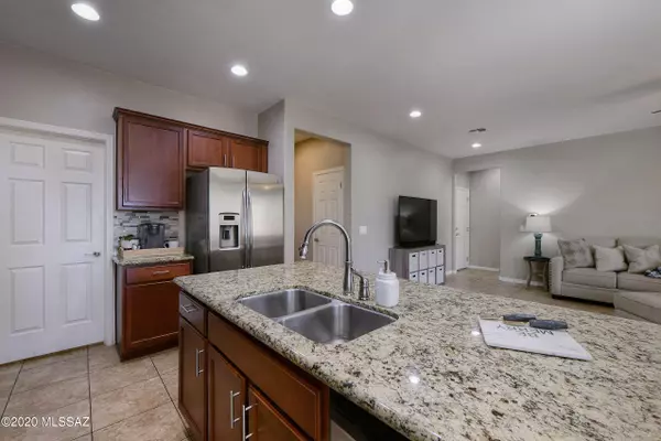 Sahuarita, AZ 85629,849 W Camino Capria