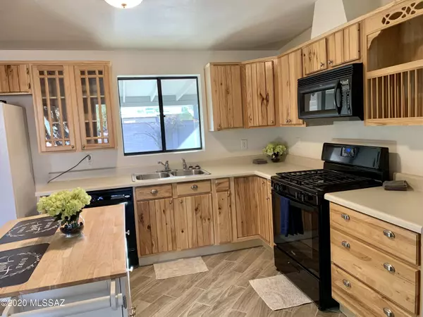 Tucson, AZ 85710,6426 E Calle Dened