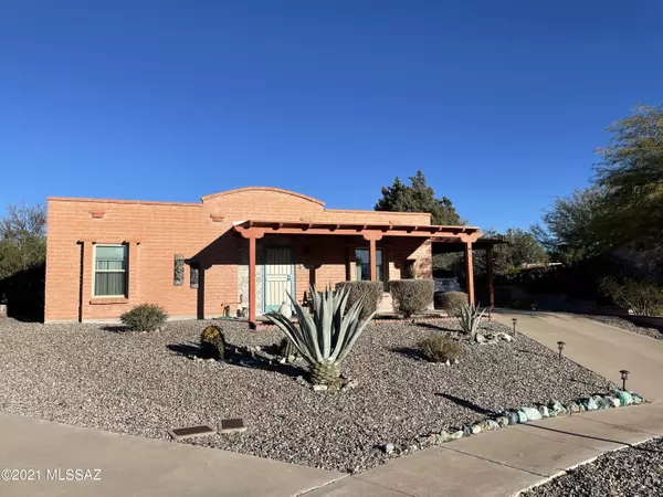 11 E La Espina, Green Valley, AZ 85614