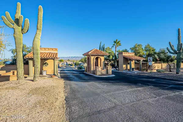 172 E Camino De Diana, Green Valley, AZ 85614